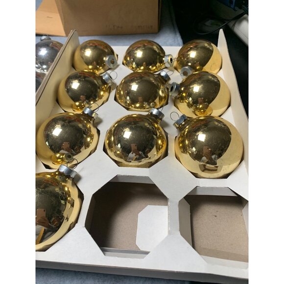 Vintage Pyramid 22-Piece Gold & Silver Glass Christmas Ornaments Set Made In USA - Picture 4 of 7